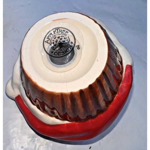 Appletree  Santa Claus Cupcake Ceramic Salt and Pepper Shaker Set Holiday Table - Picture 6 of 8